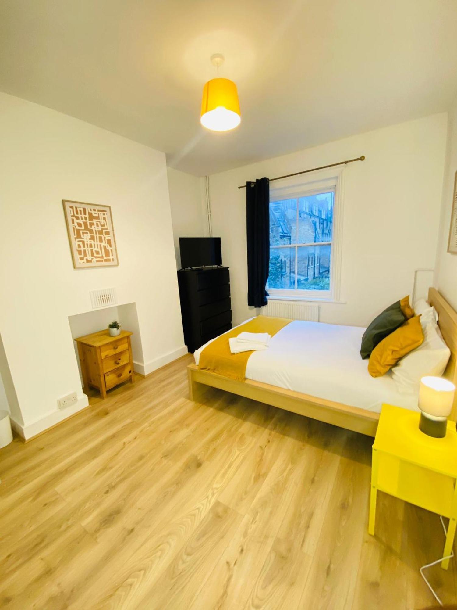 London Stays Whitechapel Bagian luar foto